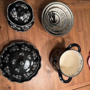 Temptations Black and White Floral Dish Set